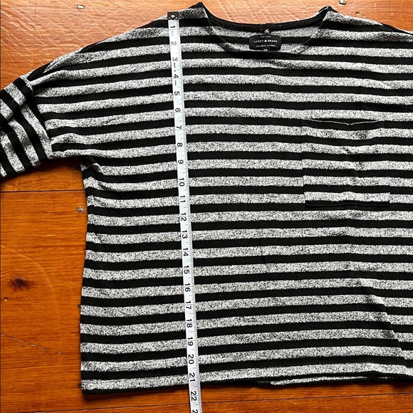 Lucky Brand Sweater - Picture 6 of 8